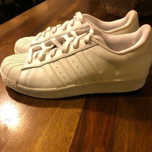 Adidas superstars
